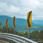 Road Sign Street Sign Sharp Curves  - Veronicatxoxo / Pixabay