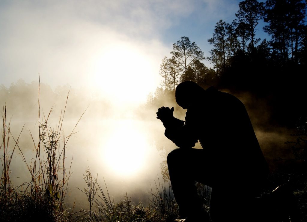 man fog silhouette kneeling kneel 1868418